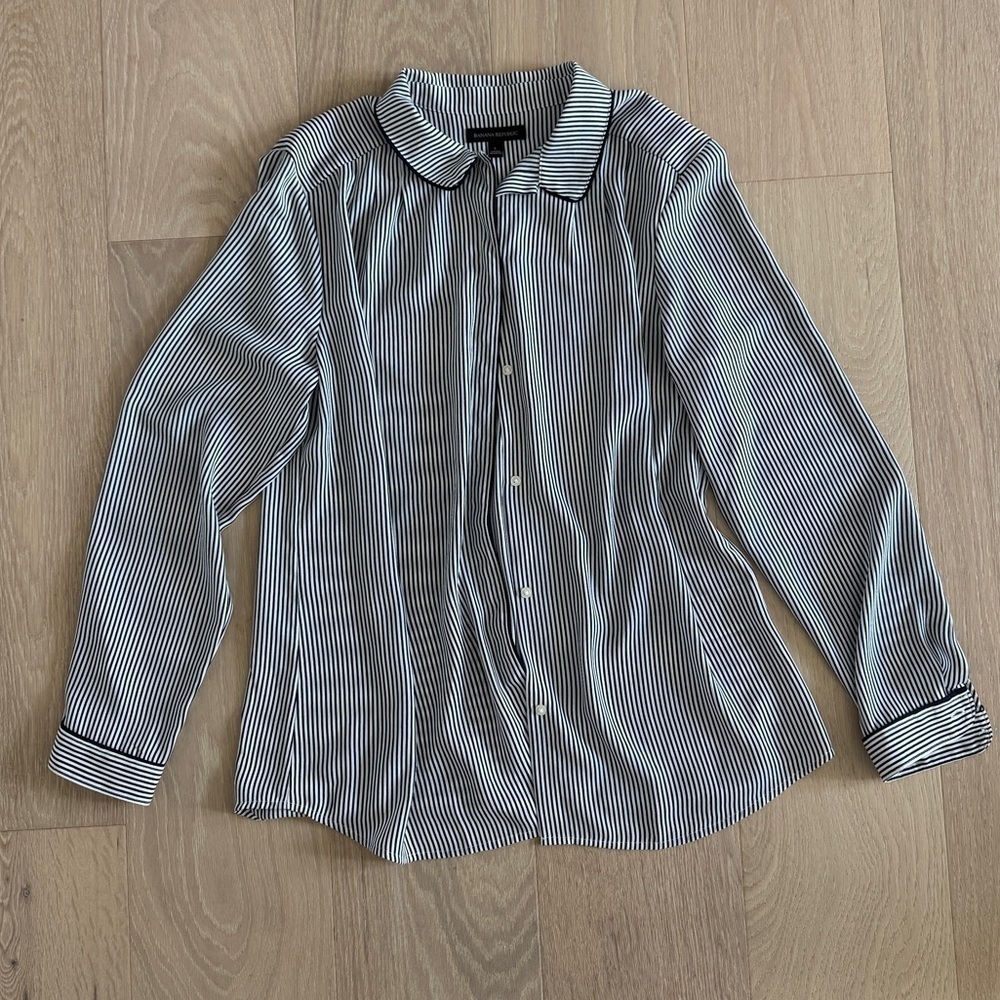 Banana Republic Striped Woven Button-Up Blouse Collared Blue White Long Sleeve L